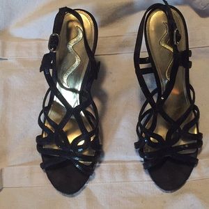 Subtle sparkle on short black heels